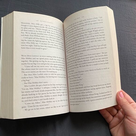 The Help Book by Kathryn Stockett - Picture 5 of 5